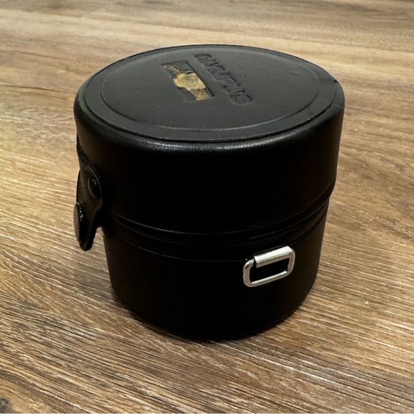 Vintage Olympus OM System Hard Sided Camera Lens Storage Case Zuiko 35mm f/2.8 - Picture 7 of 10